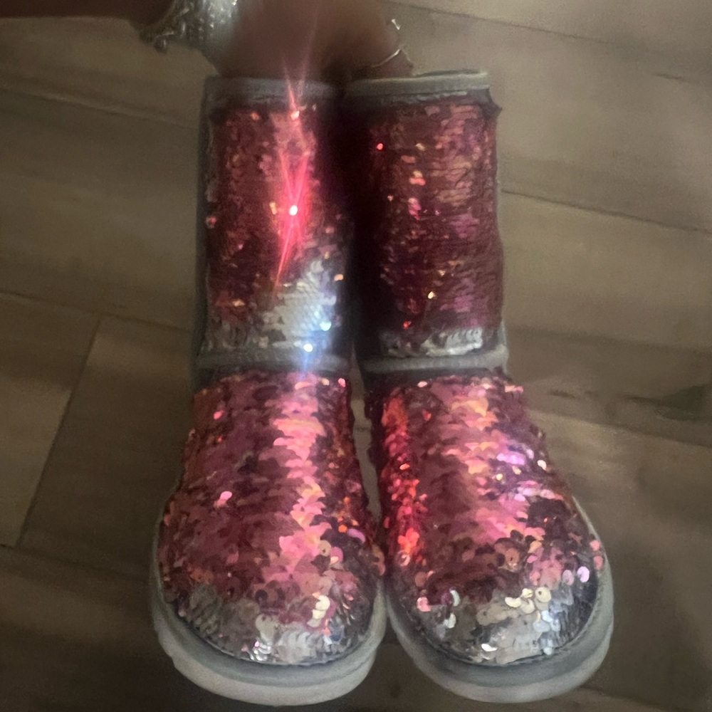 UGG Women Boots with Pink and Silver Sequins - Picture 4 of 5